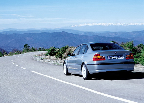 Uzspiediet lai redzētu oriģinālizmēru BMW_E46_Sedan_Press_Photos_032.jpg