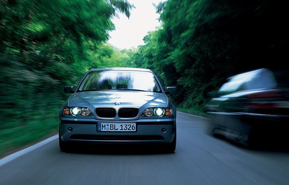 Uzspiediet lai redzētu oriģinālizmēru BMW_E46_Sedan_Press_Photos_045.jpg
